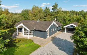 Beautiful Home In Ebeltoft With Sauna